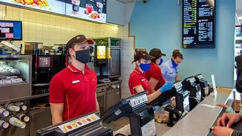 Работники McDonald's в Минске, Беларусь