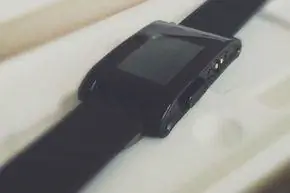Первая версия Pebble была гладкой и простой, эстетика по-прежнему имеет решающее значение для дизайна устройства.