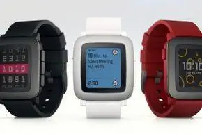 Цветной дисплей Pebble Time не является сенсорным, но в результате часы имеют более длительное время автономной работы, чем большинство конкурентов.
