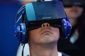 Посетители международной выставки CES 2014 имели возможность посмотреть «EVE: Valkyrie» на Oculus Rift.
