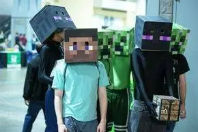 Поклонники Minecraft будут рады узнать, что VR-адаптация игры под названием Minecrift доступна для скачивания на сайте Oculus Rift.