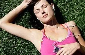 слушаю на траве фото