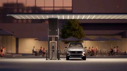 Mercedes запускает сеть зарядки электромобилей. Готова ли сеть?