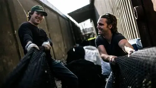 Океанский пластик, когда-то задыхавшийся от берегов Чили, теперь в шляпах Patagonia