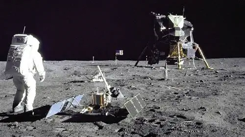 посадка на Луну Аполлон-11