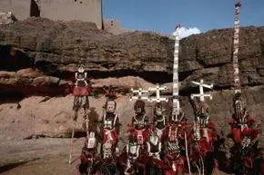 люди догонов