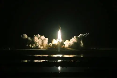 10 необычных вещей, которые люди запустили в космос