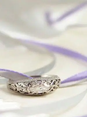 кольцо с бриллиантами маркизы сбоку