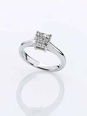 кольцо искусственной огранки "принцесса" с маленькими бриллиантами