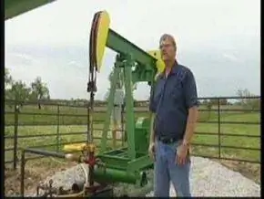 Нефтяная вышка на заднем дворе