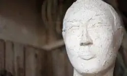 бюст из папье-маше