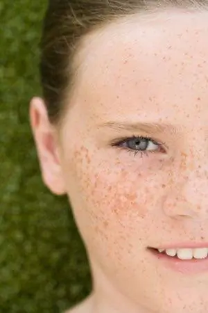 Рыжая девушка