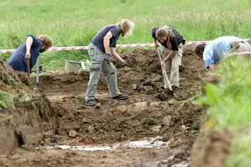 В чем разница между археологией и грабежом могил?