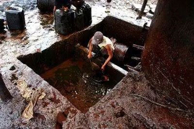 Нефтяное месторождение