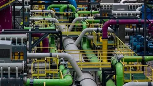 обратный осмос, используемый на заводе по опреснению воды