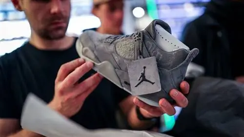 покупка ограниченной серии Air Jordans