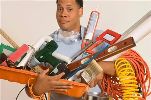 10 инструментов, необходимых для покраски фасада вашего дома