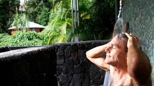 Проектирование и установка душа на заднем дворе