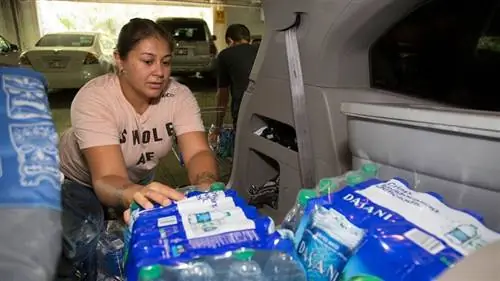 вода ураганного переулка