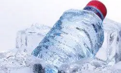 Несколько бутылок воды действительно могут помочь вашим грузчикам в жаркий день.
