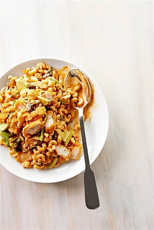 Юго-западный салат с курицей и макаронами Юго-западный салат с курицей и макаронами