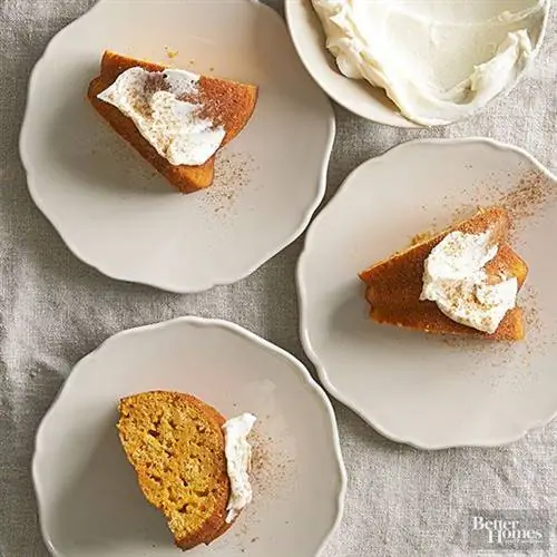 Медово-морковный торт с кремом из маскарпоне