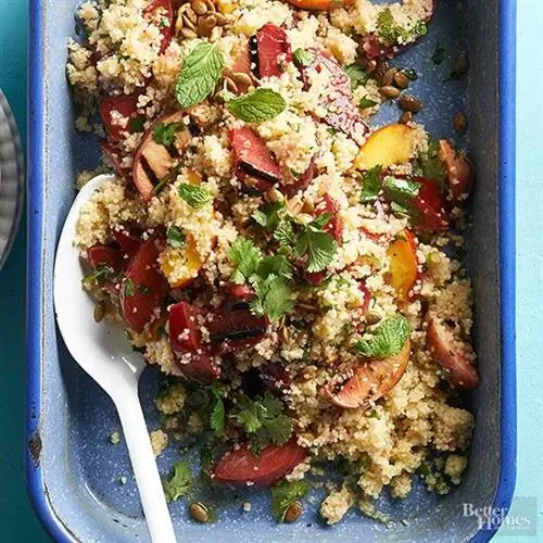Фруктовый салат с кускусом на гриле