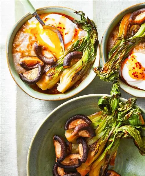 Отвар с бок-чой и шиитаке в соевой глазури