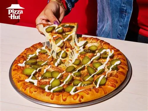 Pizza Hut представила лимитированную пиццу с огурцами