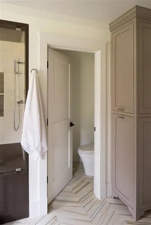 Что такое унитаз? Узнайте больше об этом дизайне частной ванной комнаты