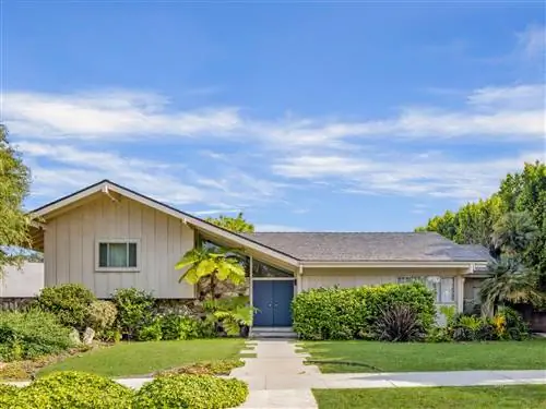 Теперь вы можете жить в отреставрированном доме Brady Bunch - за 5,5 миллионов долларов