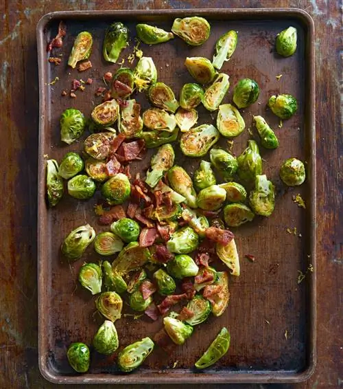 Бальзамический жареный бекон из брюссельской капусты