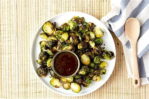 Брюссельская капуста, обжаренная на воздухе