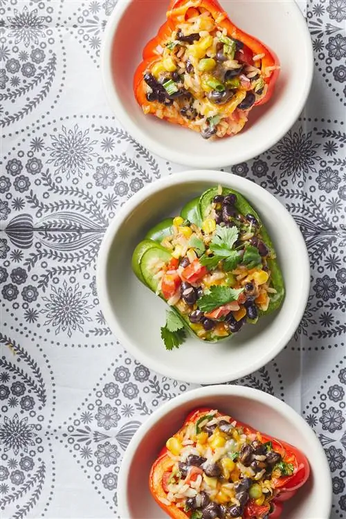 Перец, фаршированный сыром тако