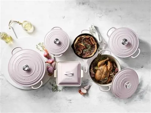 Цветовая линия Le Creuset Shallot идеально подходит для создания мягкой весенней эстетики.