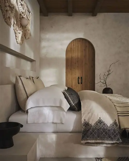 Banana Republic новая продукция коллекции BR Home на кровати