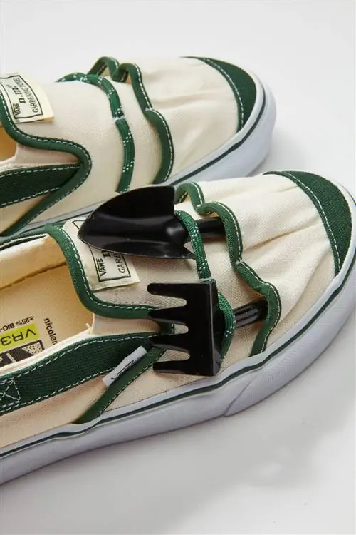 Садовые слипоны Vault by Vans x Nicole McLaughlin Collection