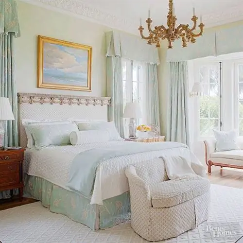 мятно-зеленая спальня