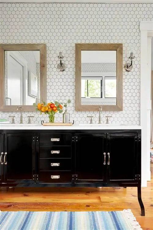 современные деревянные зеркала для ванной комнаты в фермерском доме