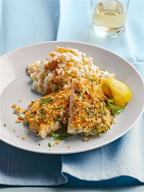 Треска в пряной корочке с пюре из цветной капусты