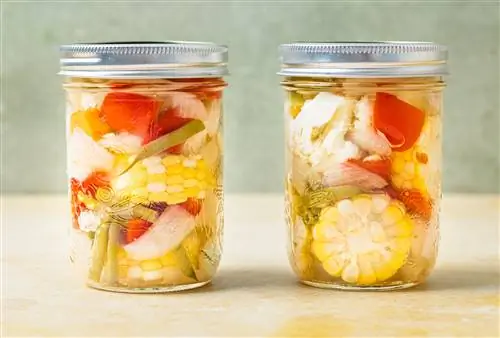 Маринованные овощи с чесноком