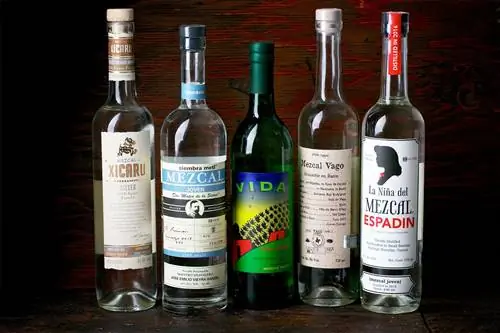 Что такое мескаль? Узнайте о модном алкоголе на основе агавы