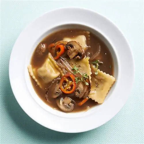 Грибной суп с говядиной и равиоли