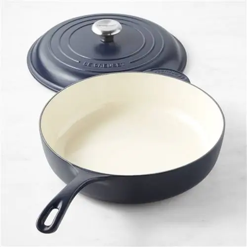 Чугунный сотейник Le Creuset Signature