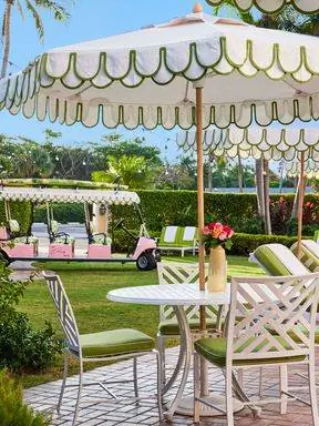 патио и тележка для гольфа