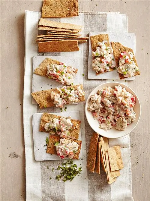 Паштет из средиземноморского лосося с крекерами