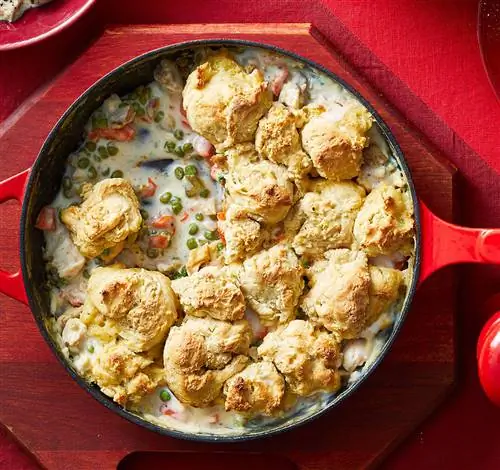 Пирог с курицей и печеньем