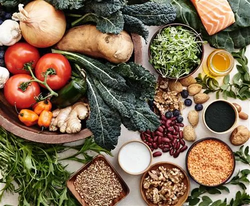 Суперпродукты и продукты, богатые железом, такие как капуста, фасоль и чечевица.