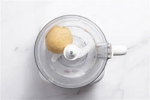 приготовление теста для равиоли с помощью кухонного комбайна