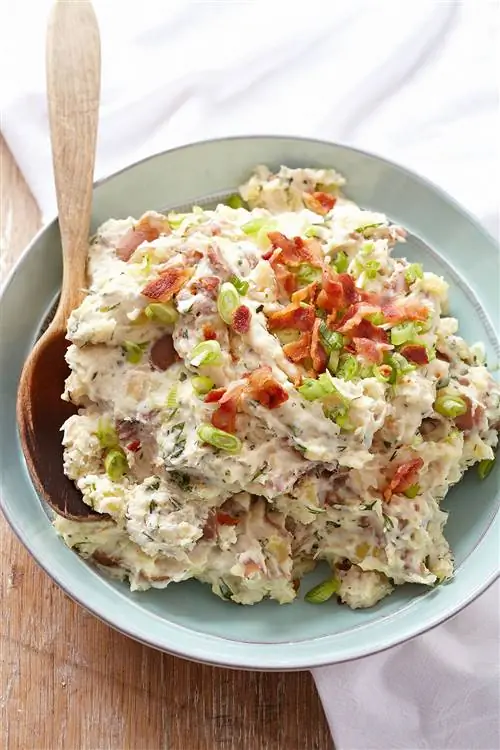 Картофельное пюре с чесноком и травами